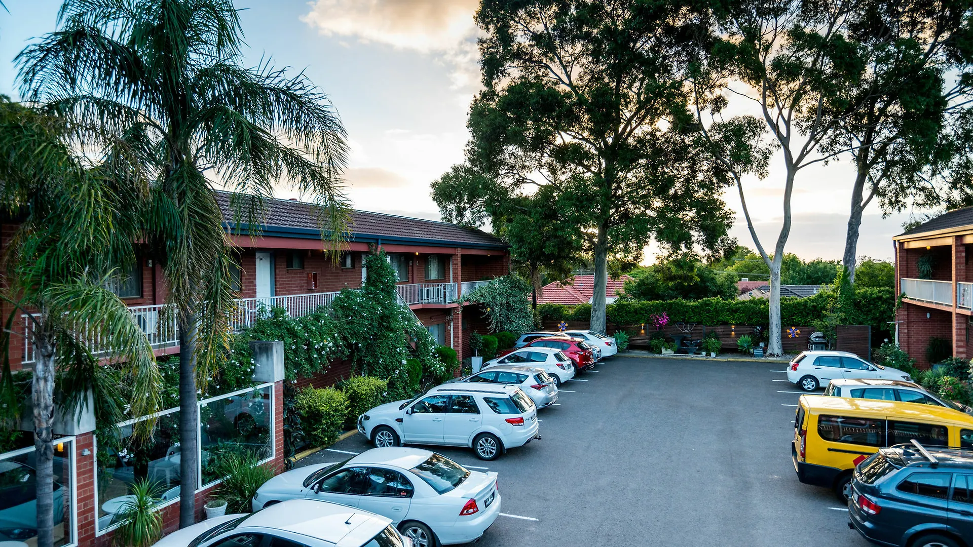 *** Motel Adelaide Granada Motor Inn Australia